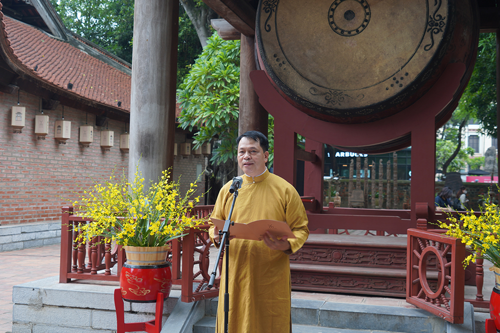 Giám đốc Trung tâm Hoạt động Văn hóa Khoa học Văn Miếu – Quốc Tử Giám Lê Xuân Kiêu phát biểu khai mạc trưng bày