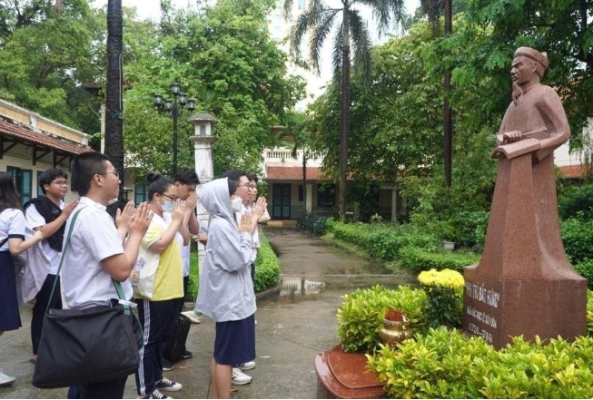 Ông là người duy nhất được lấy tên đặt cho 9 trường chuyên ở Việt Nam. Ảnh: Internet.